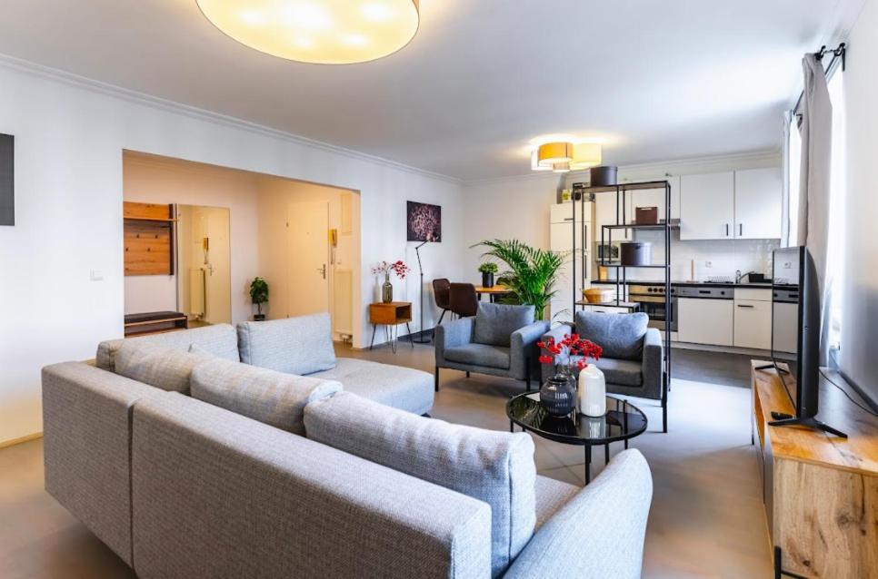 Experience Central Vienna From A Stylish And Modern Apartment Esterno foto