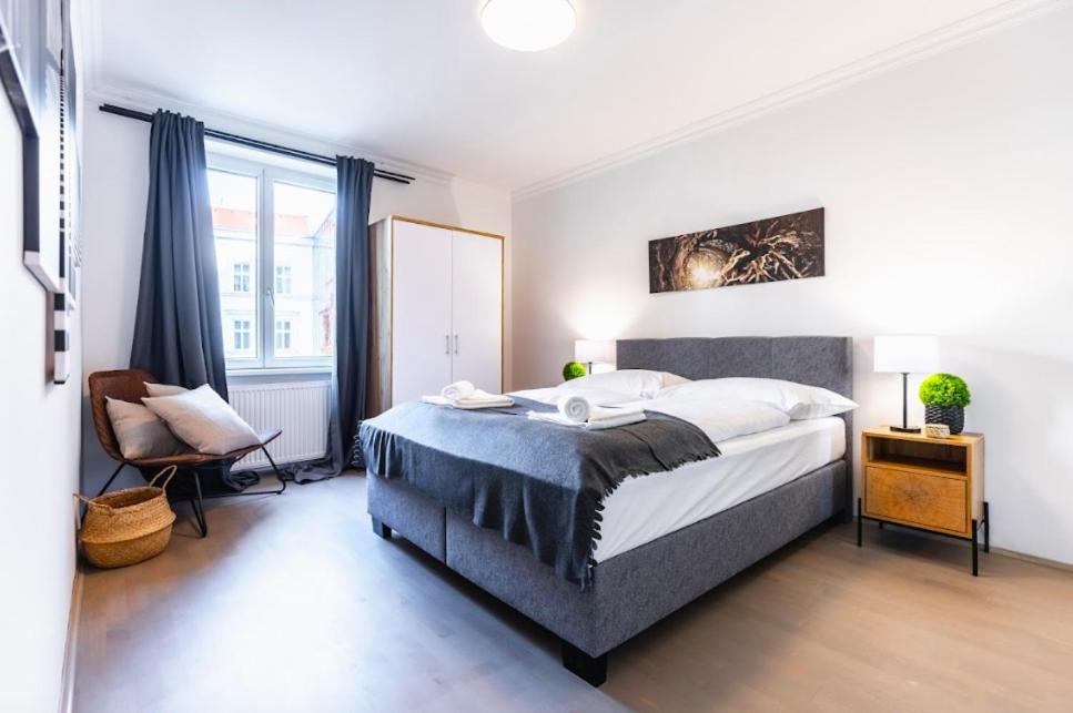 Experience Central Vienna From A Stylish And Modern Apartment Esterno foto